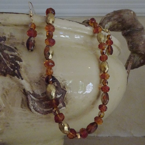 Handcrafted necklace/earring set in golden brown & external etched gold - Picture 3 of 8